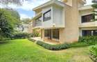 5 Bed Townhouse with En Suite at Lavington - 1
