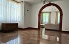 5 Bed Townhouse with En Suite in Rosslyn - 8