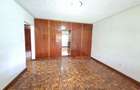 6 Bed House with En Suite at Off Redhill Dr - 14