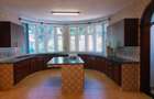 5 Bed Villa with En Suite in Rosslyn - 6