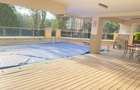 4 Bed Apartment with En Suite at Riverside Drive - 11