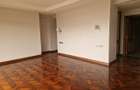 4 Bed Apartment with En Suite in Riverside - 10