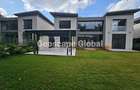 5 Bed House with En Suite in Runda - 8