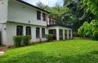 4 Bed House with En Suite in Hill View - 14