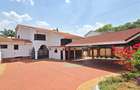 5 Bed House with En Suite at Off Un Avenue - 5