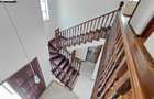 6 Bed House with En Suite in Nyari - 16