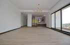3 Bed Apartment with Swimming Pool in Rosslyn - 1