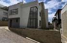 5 Bed Townhouse with En Suite in Lavington - 1