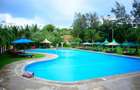 Serviced 1 Bed Apartment with En Suite at Sunset Paradise - 14