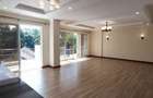 3 Bed Apartment with En Suite in Riverside - 2