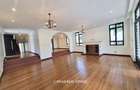 5 Bed House with Garden in Runda - 14