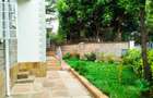 5 Bed House with En Suite in Lavington - 14