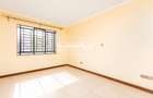 4 Bed Apartment with En Suite in Parklands - 8