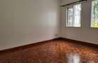 4 Bed House with En Suite in Hill View - 8