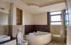 3 Bed Apartment with En Suite at Riverside Drive - 12