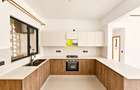 2 Bed Apartment with En Suite in Brookside - 6