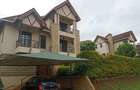 4 Bed Townhouse in Redhill - 4