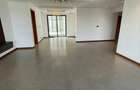4 Bed Apartment with En Suite in Riverside - 6