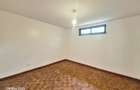 5 Bed Townhouse with En Suite at Lavington - 7