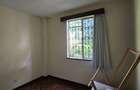 4 Bed House with En Suite in Nyari - 11