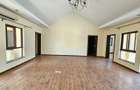3 Bed Apartment with En Suite in Riverside - 9