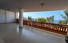 Serviced 3 Bed Apartment with En Suite at Lamera Beach - 15
