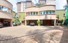 4 Bed Townhouse with En Suite at Riverside Drive - 20