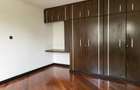 5 Bed Townhouse with En Suite in Runda - 16