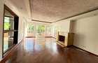 5 Bed Villa with En Suite in Spring Valley - 4