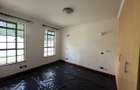 5 Bed Townhouse with En Suite in Lavington - 4