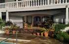 5 Bed Villa with En Suite in Bofa - 12