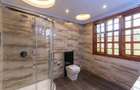 5 Bed House with En Suite in Ridgeways - 19