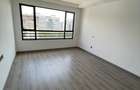 3 Bed Apartment with En Suite in Riverside - 11