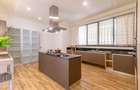 4 Bed Apartment with En Suite in Riverside - 4
