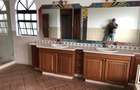 5 Bed House with En Suite in Nyari - 2