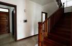 5 Bed Townhouse with En Suite in Lavington - 4