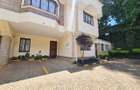 4 Bed Townhouse with En Suite at Off Brook House Drive - 1