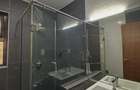 1 Bed Apartment with Swimming Pool in Dennis Pritt - 5