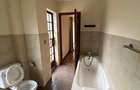 3 Bed Villa with En Suite at Redhill - 16