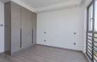 3 Bed Apartment with Swimming Pool at Riverside Drive - 16