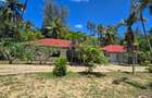 6 Bed Villa with En Suite at Aloo Drive Residence - 3