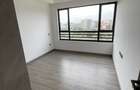 3 Bed Apartment with En Suite in Riverside - 14