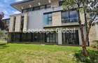 4 Bed Townhouse with En Suite in Spring Valley - 1