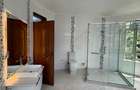 6 Bed House with En Suite in Nyari - 16