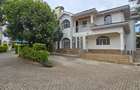 5 Bed Townhouse with En Suite at Lavington Off Convent Drive - 4