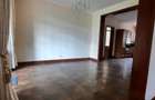 5 Bed Townhouse with En Suite at Lavington - 11