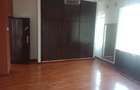 6 Bed House with En Suite in Nyari - 11