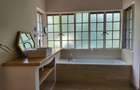 5 Bed Townhouse with En Suite in Rosslyn - 17