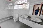 6 Bed House with En Suite in Nyari - 18