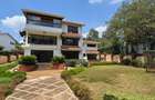 5 Bed House with En Suite at Off Un Avenue - 3